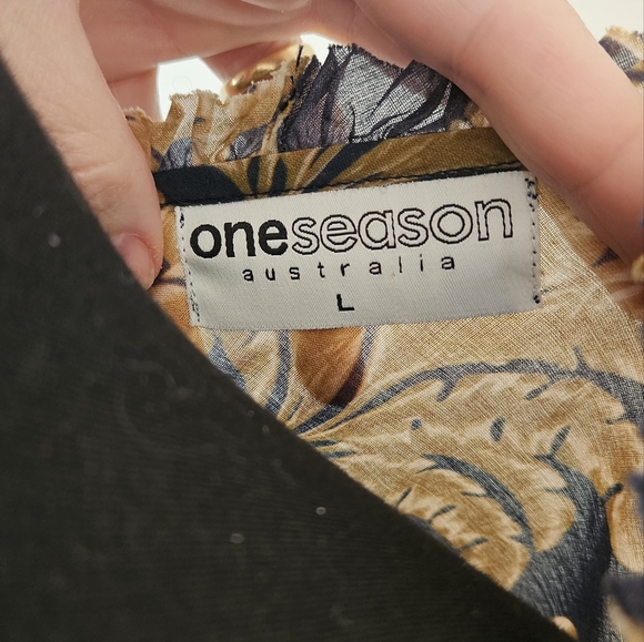 Oneseason Australia Indi Palma cotton voile bell sleeve maxi dress - Picture 7 of 10